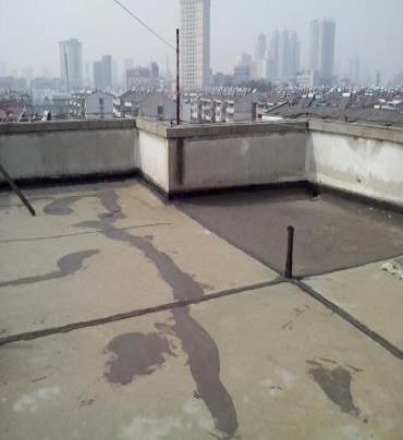 双台子漏水维修 楼顶漏水是什么原因，楼顶漏水维修方法是什么?